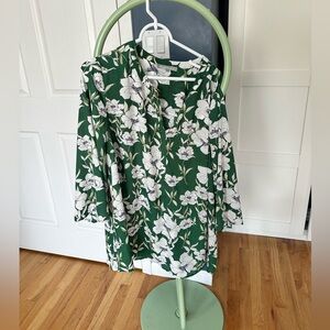 Daniel Rainn 2X open neck blouse
